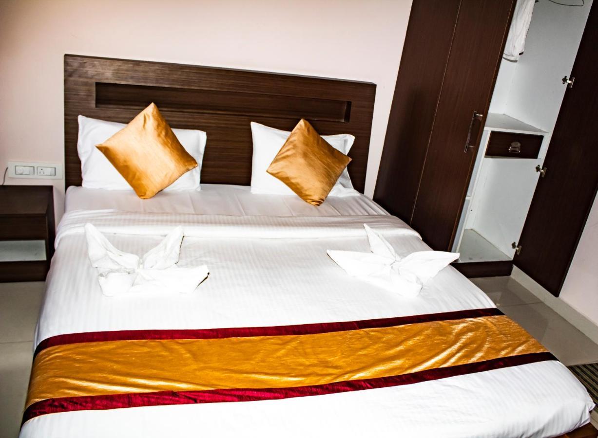 Hotel Royal Suites Bangalore Exterior photo